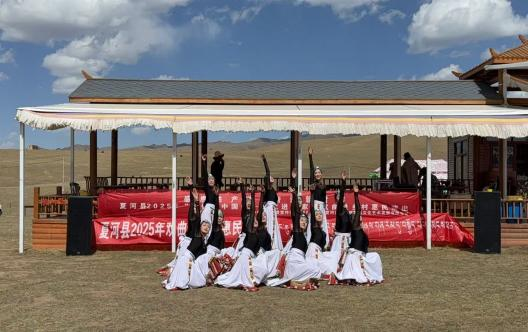 2025年5月1日开展夏河县&ldquo;我们的中国梦&mdash;&mdash;文化进万家&rdquo;戏曲进乡村惠民演出