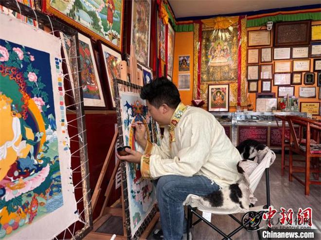 夏河县拉卜楞唐卡小镇